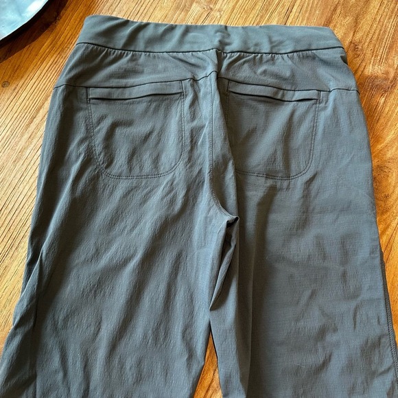 Athleta Trekkie Hike Pant 2021 Active  Gym Elastic Waist Ankle Zippered Pockets - Picture 9 of 11